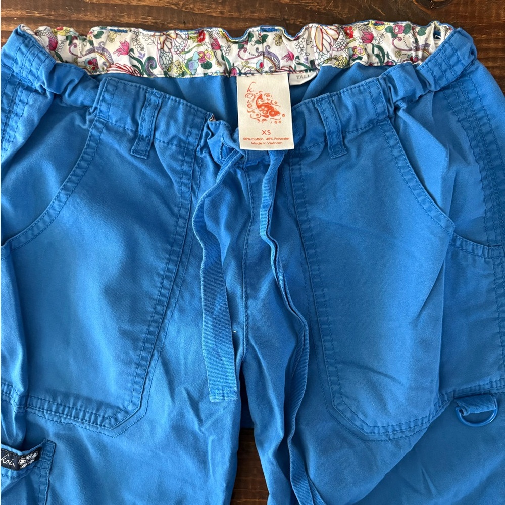koi Blue Scrub Pants with Floral Trim: XS Tall